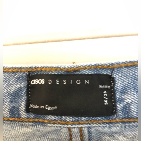 ASOS DESIGN 90s Petite straight jeans in vintage lightwash - Picture 4 of 4